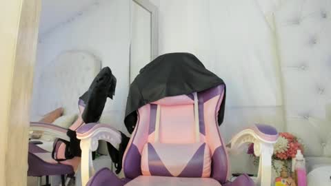 Snapshot of kamila_arias chatting on 12-23-24, 03:12 online show from 12-23-24, 03:12