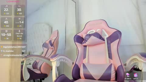 Snapshot of kamila_arias chatting on 12-27-24, 03:15 online show from 12-27-24, 03:15