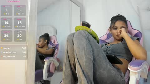 Snapshot of kamila_arias chatting on 01-04-25, 10:13 online show from 01-04-25, 10:13