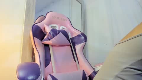 Snapshot of kamila_arias chatting on 01-08-25, 12:37 online show from 01-08-25, 12:37