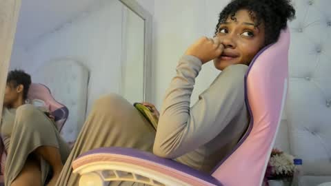 Snapshot of kamila_arias chatting on 01-08-25, 03:39 online show from 01-08-25, 03:39