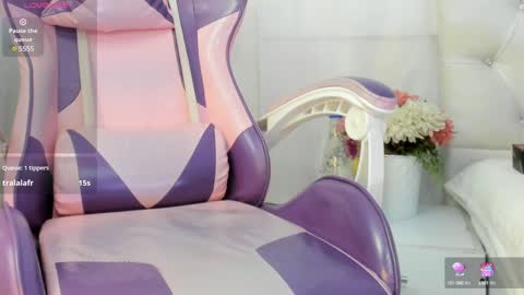 Snapshot of kamila_arias chatting on 01-20-25, 10:15 online show from 01-20-25, 10:15