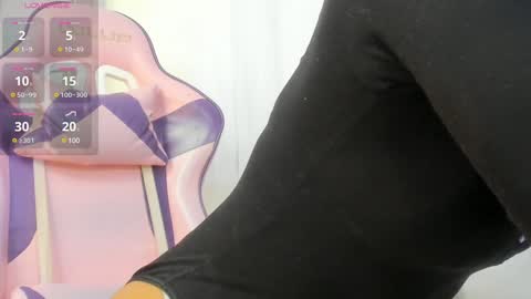 Snapshot of kamila_arias chatting on 01-27-25, 12:05 online show from 01-27-25, 12:05