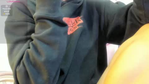 Snapshot of kamila_arias chatting on 01-28-25, 12:11 online show from 01-28-25, 12:11