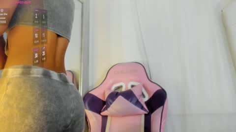 Snapshot of kamila_arias chatting on 01-29-25, 12:02 online show from 01-29-25, 12:02