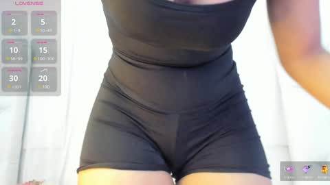 Snapshot of kamila_arias chatting on 02-07-25, 12:17 online show from 02-07-25, 12:17