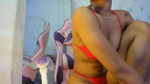 Snapshot of kamila_arias chatting on 02-18-25, 12:06 online show from 02-18-25, 12:06