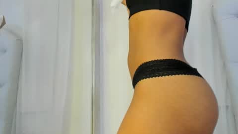 Snapshot of kamila_arias chatting on 02-24-25, 12:16 online show from 02-24-25, 12:16