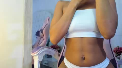Snapshot of kamila_arias chatting on 02-27-25, 03:15 online show from 02-27-25, 03:15