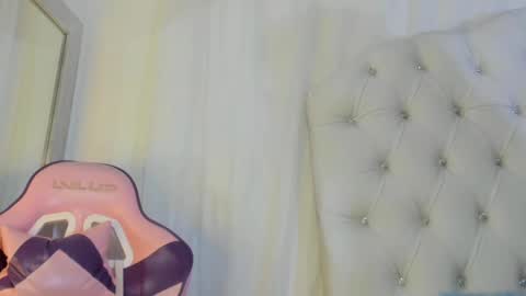 Snapshot of kamila_arias chatting on 03-06-25, 12:09 online show from 03-06-25, 12:09