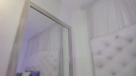 Snapshot of kamila_arias chatting on 09-27-25, 12:21 online show from 09-27-25, 12:21