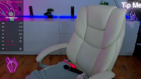 kamilahot25 online show from 11-24-25, 07:02