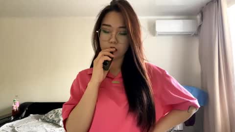 Bella online show from 05-27-26, 01:57