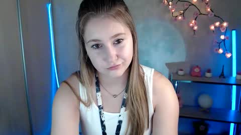 kamilla_love_ online show from 06-05-26, 12:11