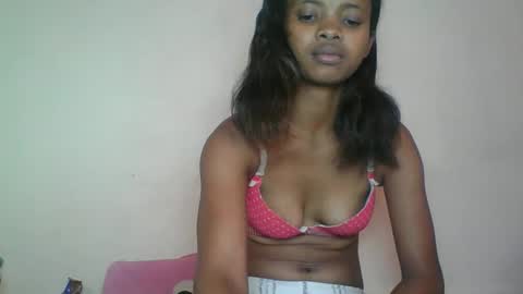 kamillah69 online show from 03-02-26, 06:36