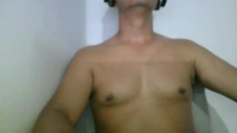 Snapshot of kamilo69_ chatting on 12-23-25, 02:31 Kamilo online show from 12-23-25, 02:31