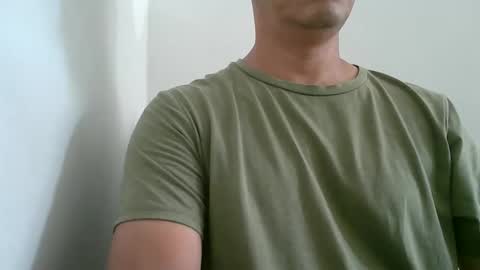 Snapshot of kamilo69_ chatting on 02-21-26, 01:34 Kamilo online show from 02-21-26, 01:34