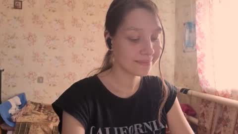 Mari  Simmons online show from 10-17-25, 07:22