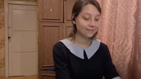 Mari  Simmons online show from 10-28-25, 03:10