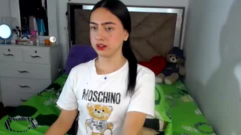 Snapshot of kammi_candy chatting on 06-14-26, 01:36 -- kammi -- online show from 06-14-26, 01:36