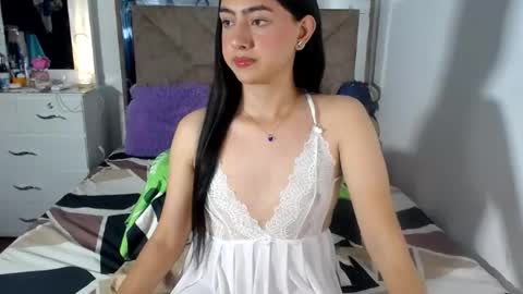 Snapshot of kammi_candy chatting on 06-20-26, 01:09 -- kammi -- online show from 06-20-26, 01:09