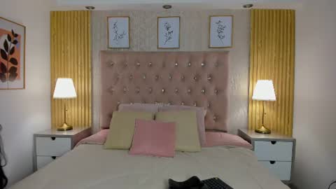 Snapshot of kamy_glam chatting on 06-12-26, 08:19 KAMY online show from 06-12-26, 08:19