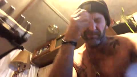 Tucker online show from 11-22-25, 04:55