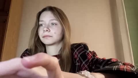 Snapshot of karaescorcia chatting on 12-14-25, 08:24 Ria online show from 12-14-25, 08:24