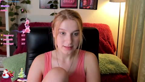 Snapshot of karambamoon chatting on 12-14-24, 03:29 Lera online show from 12-14-24, 03:29