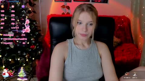 Snapshot of karambamoon chatting on 12-20-24, 08:34 Lera online show from 12-20-24, 08:34