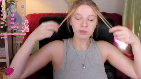 Snapshot of karambamoon chatting on 01-19-25, 12:17 Lera online show from 01-19-25, 12:17