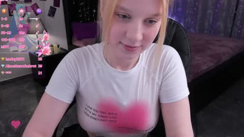 Snapshot of karambamoon chatting on 01-25-25, 09:14 Lera online show from 01-25-25, 09:14