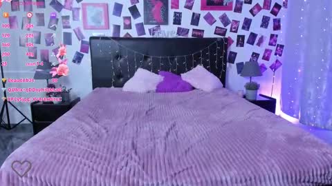 Snapshot of karambamoon chatting on 02-13-25, 12:02 Lera online show from 02-13-25, 12:02