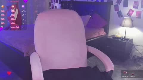 Snapshot of karambamoon chatting on 11-20-25, 09:36 Lera online show from 11-20-25, 09:36