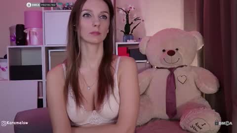 Julia online show from 03-06-26, 08:38