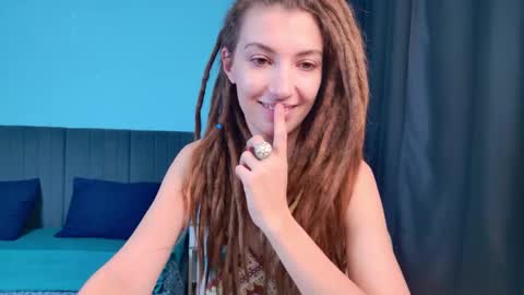 Snapshot of karatart chatting on 10-14-25, 10:16 Kara online show from 10-14-25, 10:16