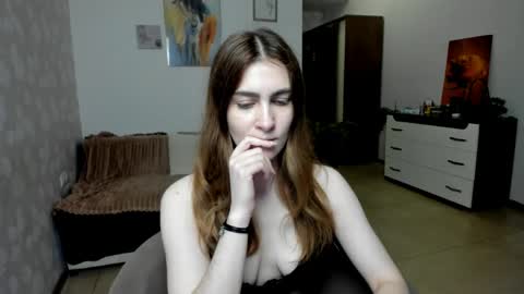 Snapshot of karawill chatting on 05-17-26, 07:32 KaraWill online show from 05-17-26, 07:32