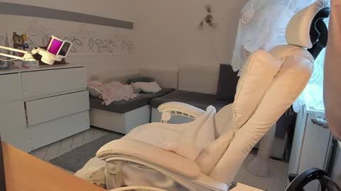 karen0092 online show from 05-18-26, 11:27