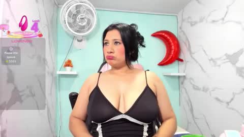 Snapshot of karime_sexygirl chatting on 10-28-25, 11:25 Karime online show from 10-28-25, 11:25