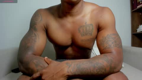 Snapshot of karimthompson chatting on 10-30-25, 01:23 Karim online show from 10-30-25, 01:23