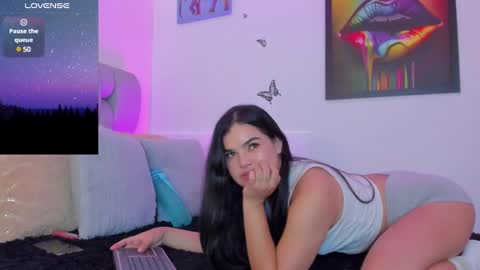 Snapshot of karin_grey69 chatting on 02-01-25, 05:07 Karin    online show from 02-01-25, 05:07
