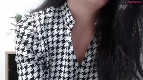 Snapshot of karin_lover chatting on 12-06-24, 06:59 You can call me K online show from 12-06-24, 06:59