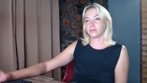 Snapshot of karina_fun chatting on 09-17-25, 03:30 karina online show from 09-17-25, 03:30