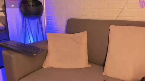 Kari online show from 02-14-25, 07:49