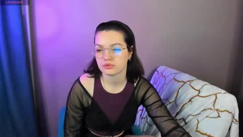 Snapshot of karina_kelly chatting on 12-15-25, 03:44 karina online show from 12-15-25, 03:44