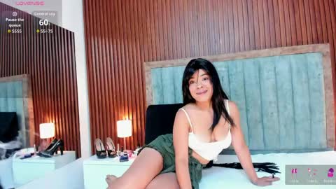 Snapshot of karina_towers chatting on 05-21-26, 11:39 Karina online show from 05-21-26, 11:39