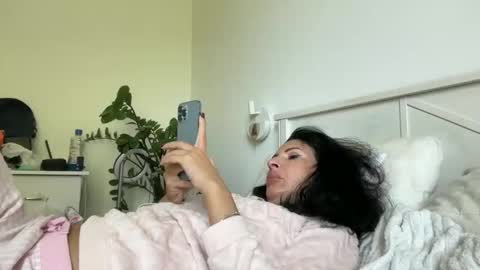 Karina online show from 10-11-25, 09:41