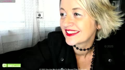 Snapshot of karinabrando chatting on 09-29-25, 09:03 karinabrando online show from 09-29-25, 09:03