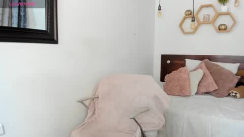 Karina online show from 02-20-25, 12:04