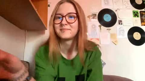 Karina online show from 04-25-26, 01:41